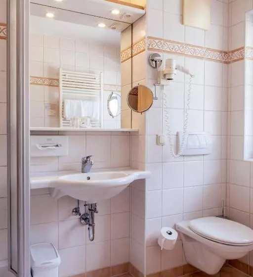اتاق استاندارد با بالکن, Weisser Bär