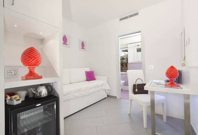 اتاق لوکس با تراس, Tasso Suites & Spa