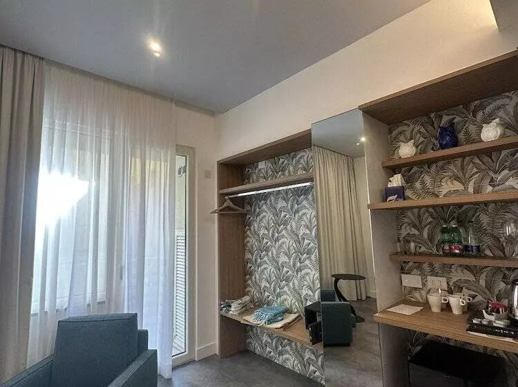سوییت جونیور, Tasso Suites & Spa