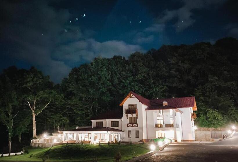 בקתת חדר, Dominion Relax Club