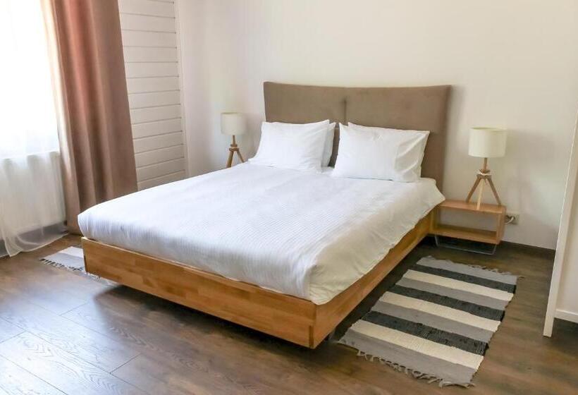 בקתת חדר, Dominion Relax Club