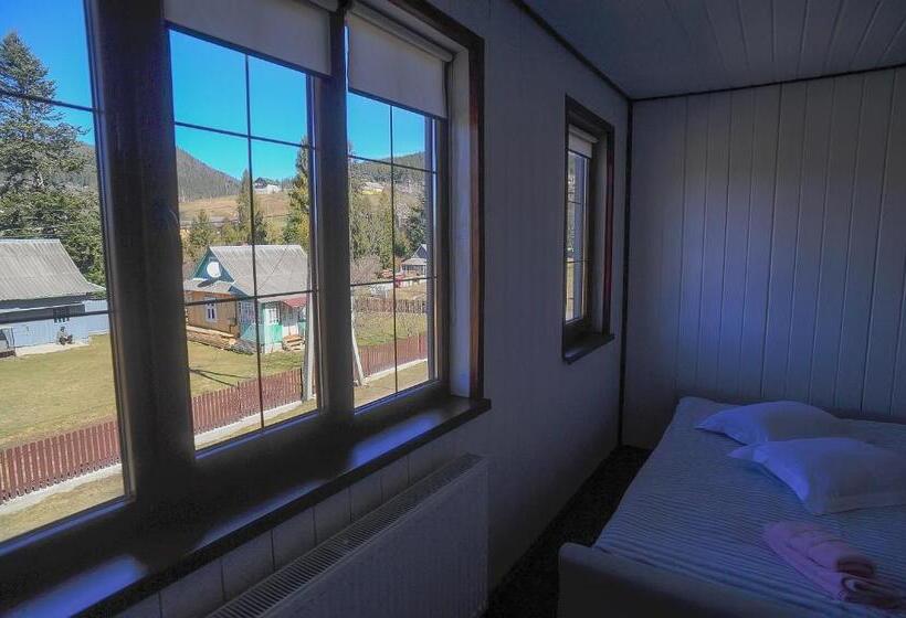 スタンダード4人部屋, Galushko