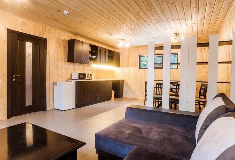 2ベッドルームハウス, Galushko