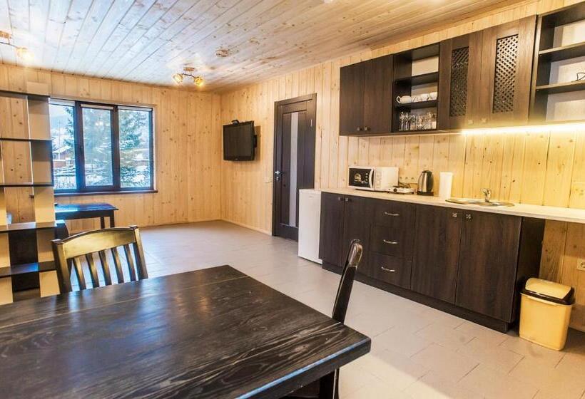 2ベッドルームハウス, Galushko