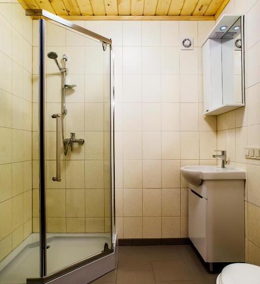 2ベッドルームハウス, Galushko