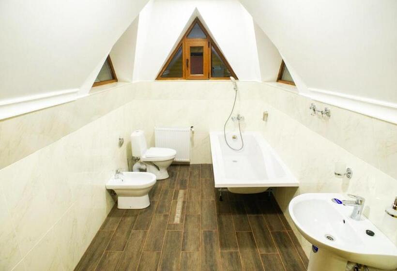 デラックスルーム, Galushko