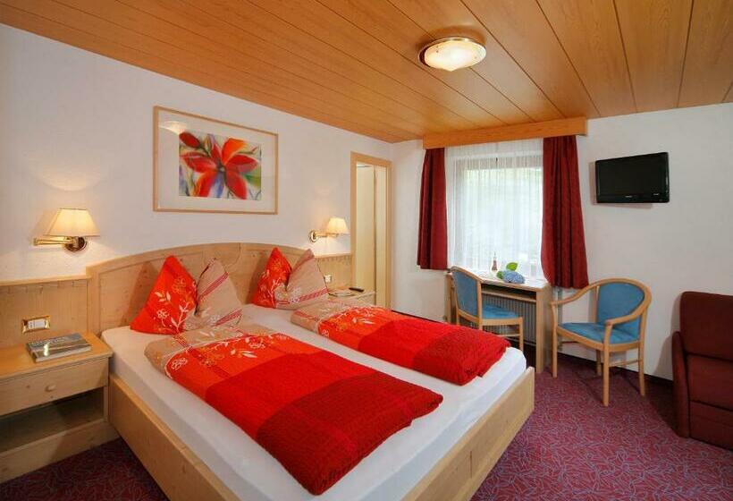 اتاق استاندارد با بالکن, Alpshotel Bergland