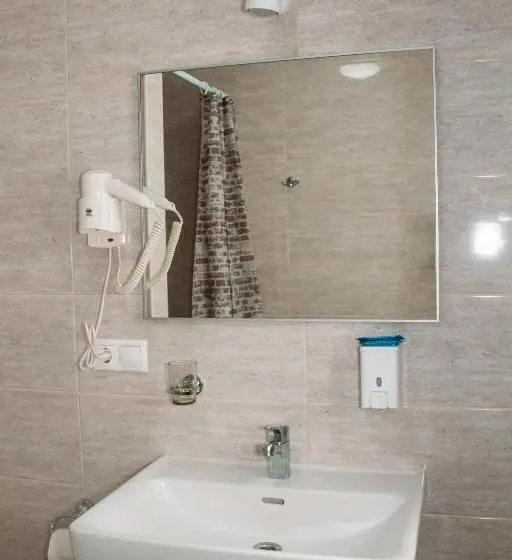Habitació Estàndard, Rioro