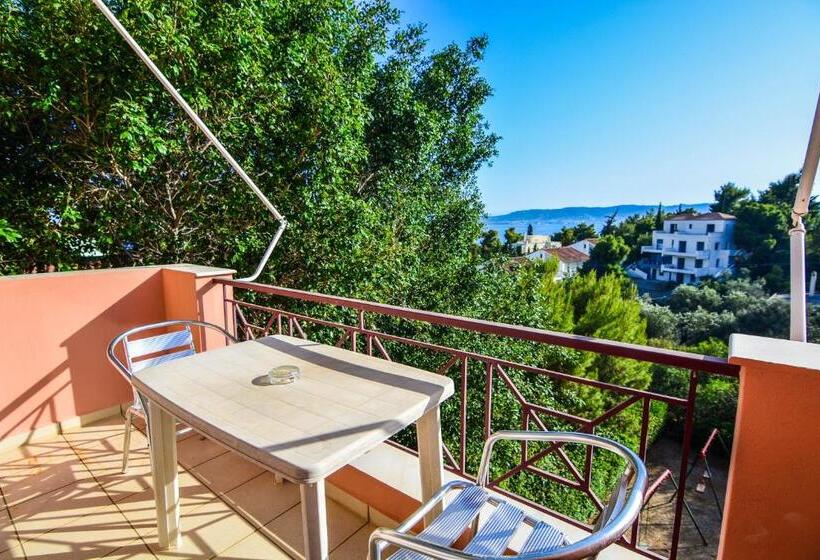 스탠다드 스튜디오, Epavlis Apartments