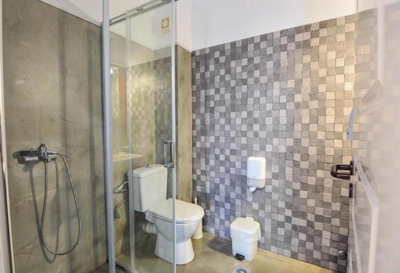 스탠다드 스튜디오, Epavlis Apartments