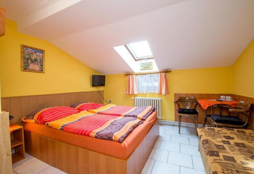 スタンダードトリプルルーム, Penzion U Třeboňského Kola