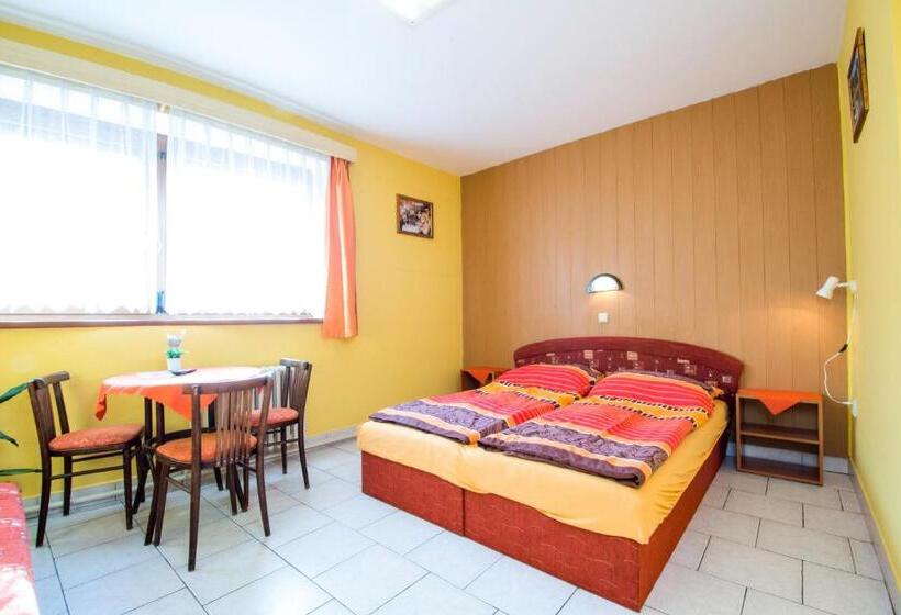 スタンダードトリプルルーム, Penzion U Třeboňského Kola