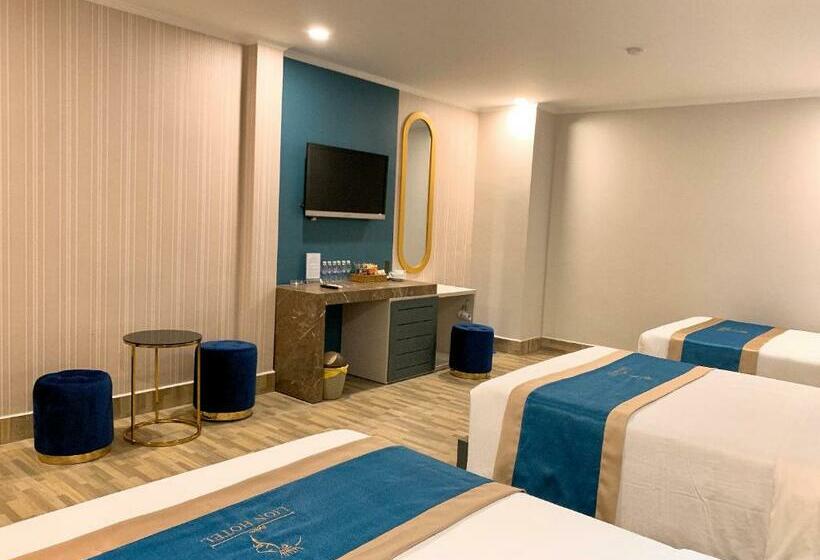 اتاق خانوادگی, Lion