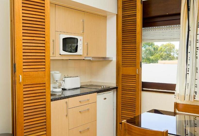 스탠다드 스튜디오, Apartamentos Da Balaia