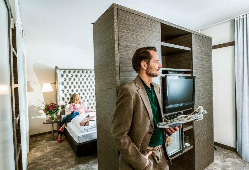 Полулюкс, Arcotel John F Berlin