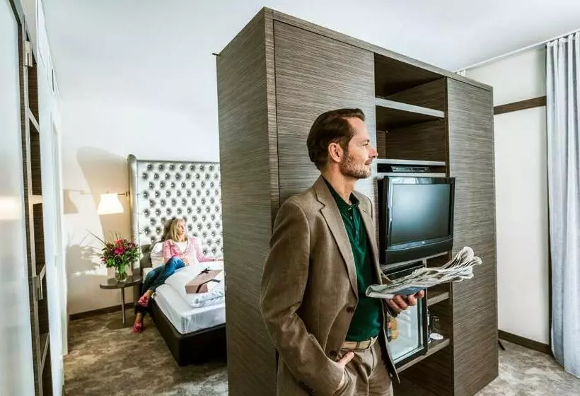 سوییت جونیور, Arcotel John F Berlin