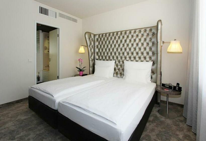 سوییت جونیور, Arcotel John F Berlin