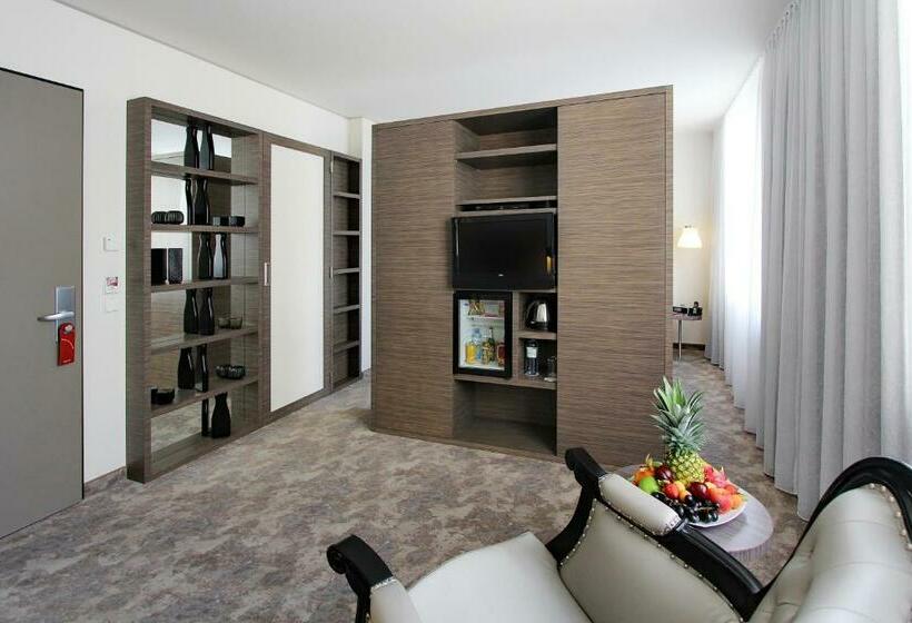 سوییت جونیور, Arcotel John F Berlin