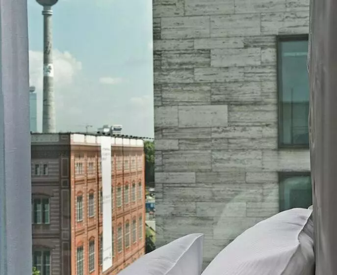 سوییت جونیور, Arcotel John F Berlin