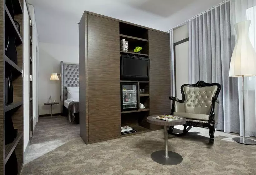 سوییت جونیور, Arcotel John F Berlin