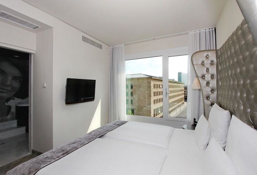 سوئیت پرزیدنت, Arcotel John F Berlin