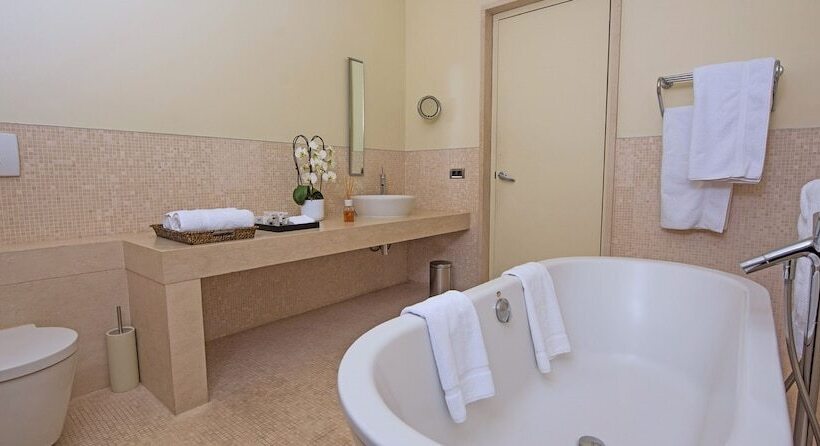 سوئیت پرزیدنت, A'jia