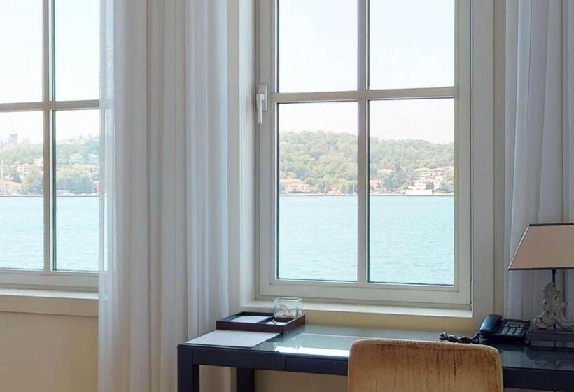 سوییت لوکس, A'jia