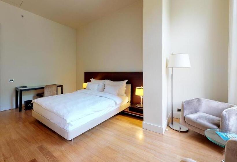 اتاق دلوکس با چشمانداز پارک, A'jia