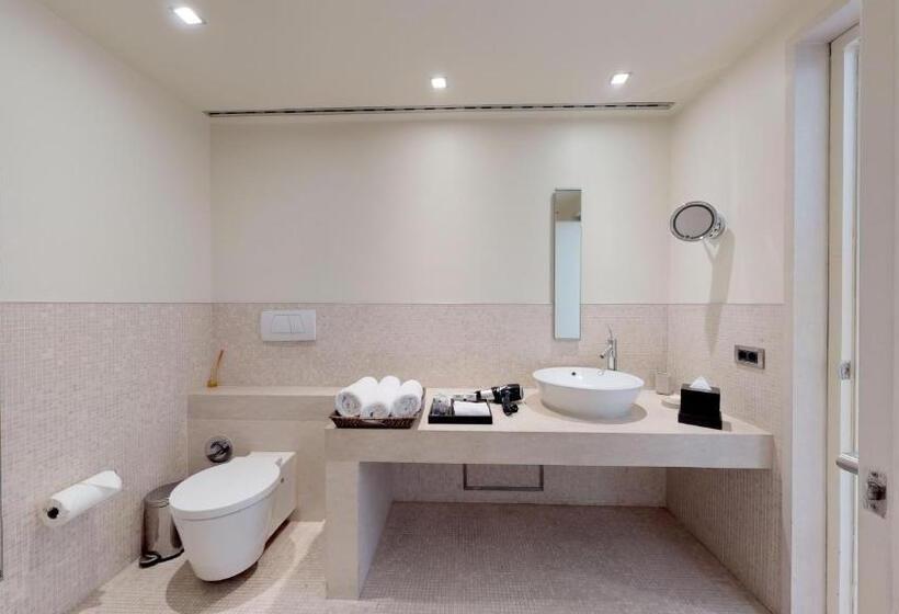 اتاق استاندارد با تراس و چشمانداز دریا, A'jia