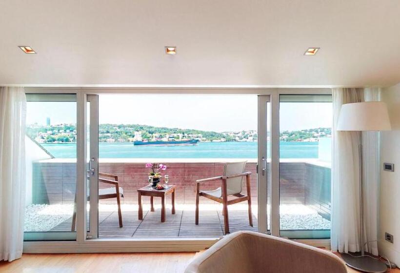 اتاق استاندارد با تراس و چشمانداز دریا, A'jia