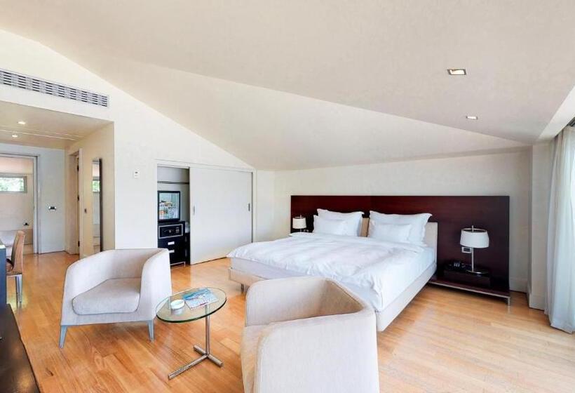 اتاق استاندارد با تراس و چشمانداز دریا, A'jia