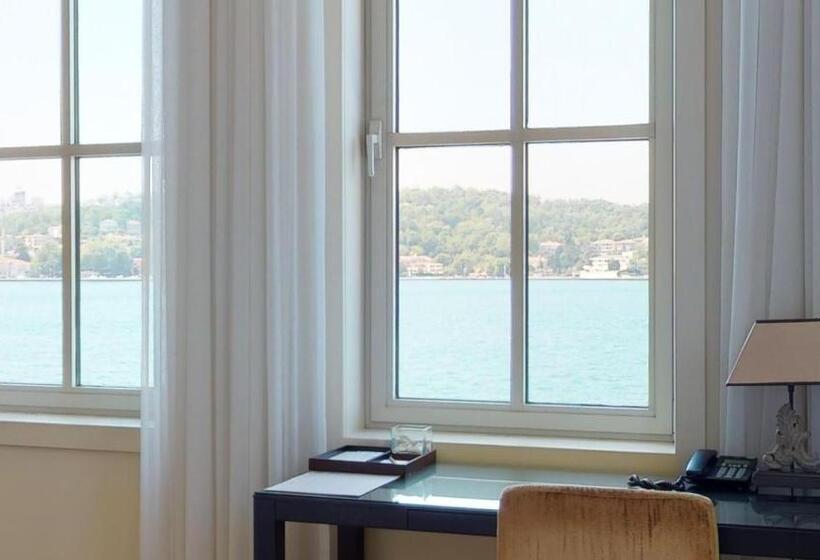 سوییت لوکس, A'jia