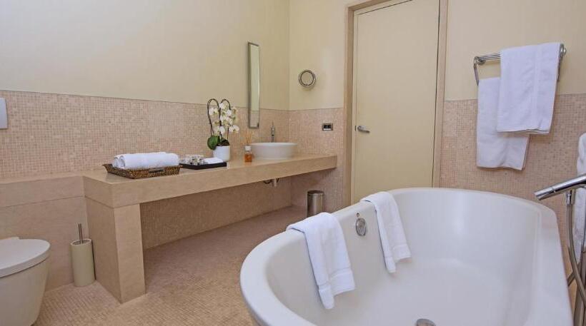 سوئیت پرزیدنت, A'jia