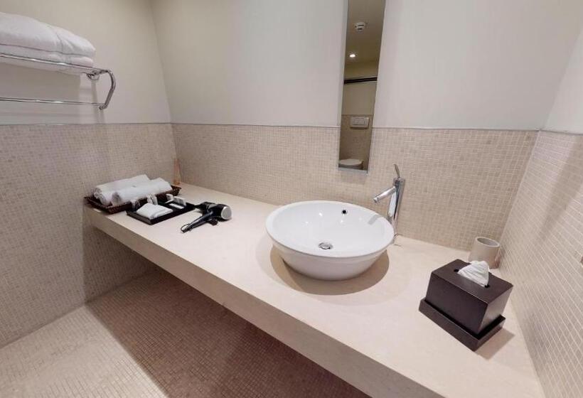 سوییت لوکس, A'jia