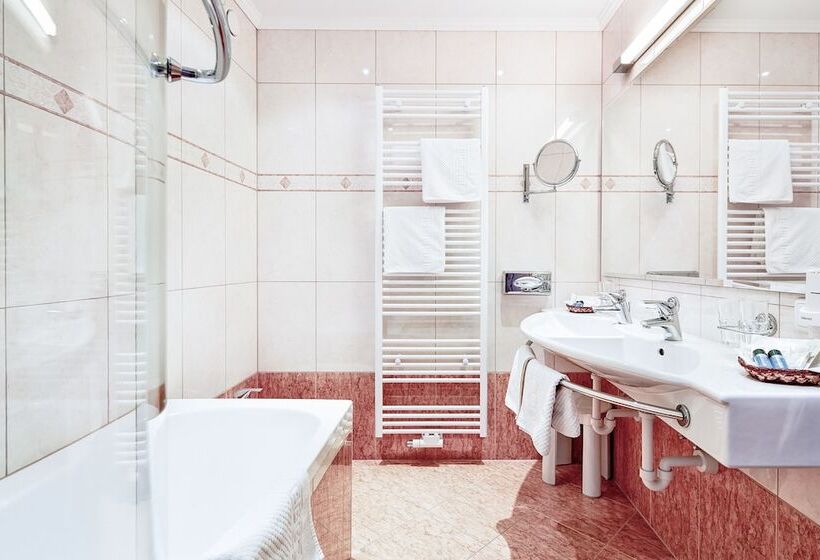 سوییت جونیور, Alpine Hideaway Zillertalerhof   4 Sterne Superior