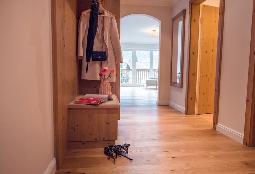 Полулюкс, Alpine Hideaway Zillertalerhof   4 Sterne Superior