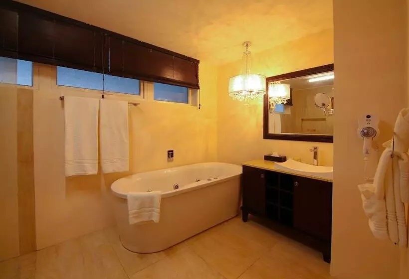 プレジデンシャル・スイート3寝室, Best Western Plus Accra Beach