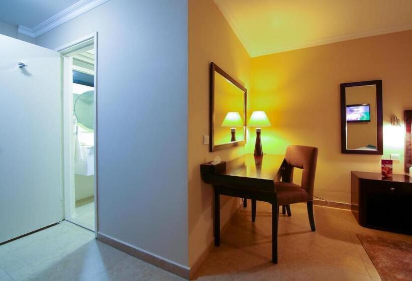 Номер Базовый Двуспальная Кровать, Best Western Plus Accra Beach