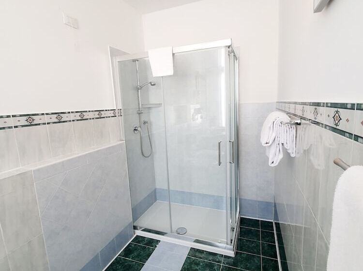 Quarto clássico, Corte Dei Greci