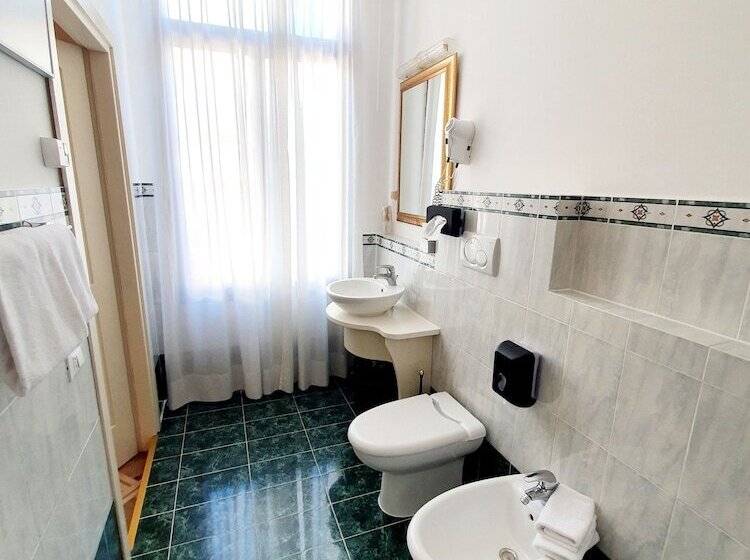 اتاق کلاسیک, Corte Dei Greci