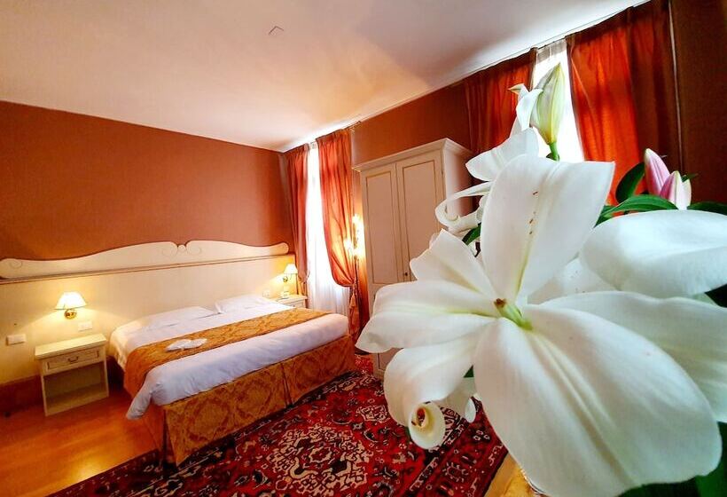 Quarto clássico, Corte Dei Greci