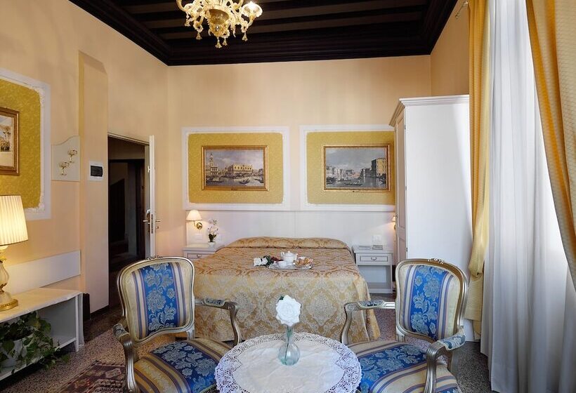 Quarto Superior com Vistas, Corte Dei Greci