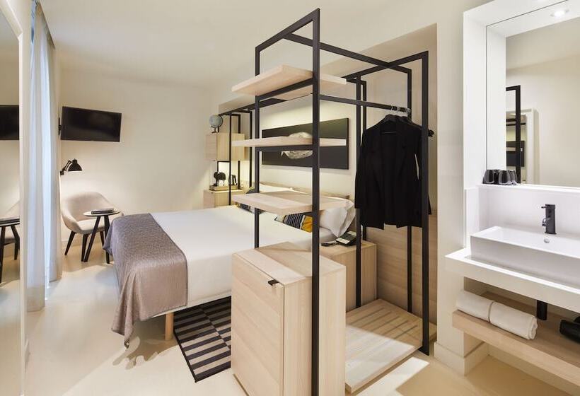 اتاق سوپریور, Denit Barcelona