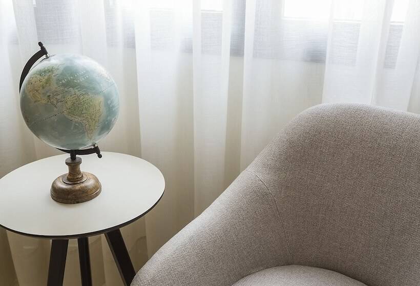 اتاق سوپریور, Denit Barcelona