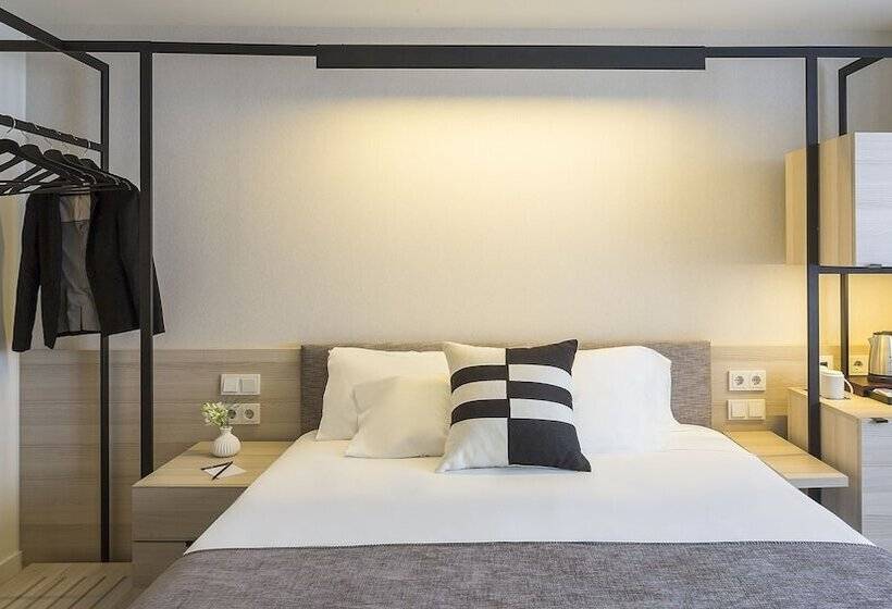 اتاق سوپریور, Denit Barcelona