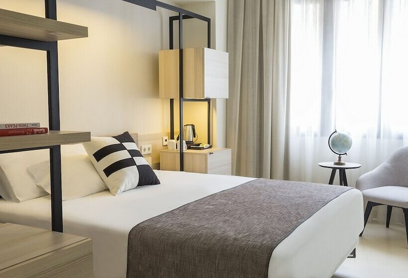 اتاق سوپریور, Denit Barcelona