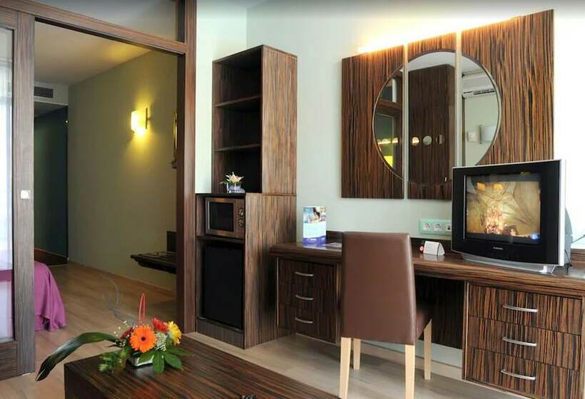 家庭间, Evenia Olympic Palace