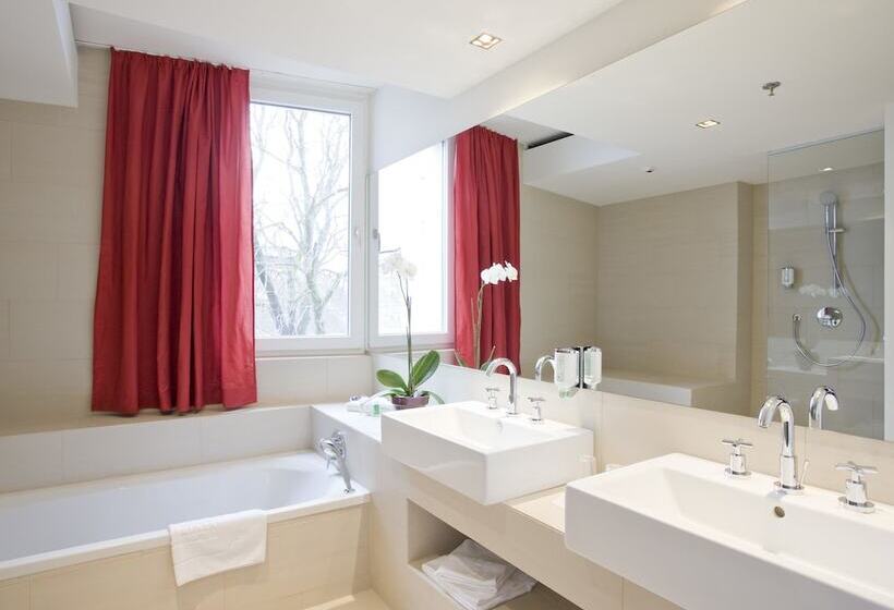 Suite Senior, Falkensteiner Hotel Bratislava