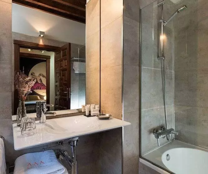اتاق اکونومی, Gar Anat Hotel Boutique