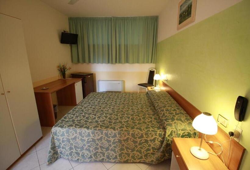 スタンダードシングルルーム, I Laghetti